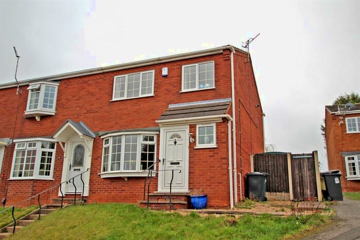 3 Bedroom Town House To Rent In Cornell Drive, Arnold, Nottingham, NG5