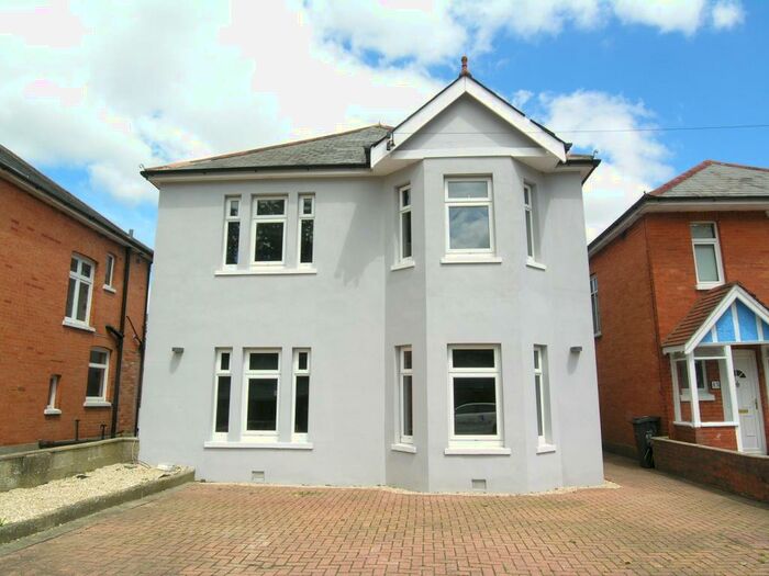 6 Bedroom House To Rent In Bedroom Detached House In Winton, BH9