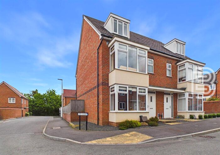 4 Bedroom Semi Detached House For Sale In Edison Drive, Rugby, CV21