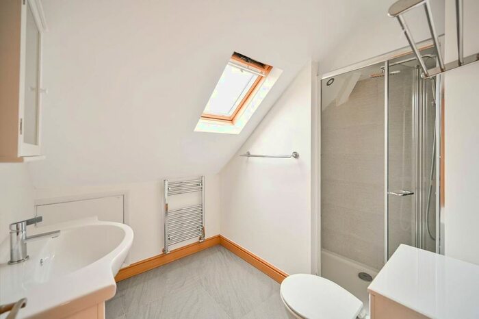 5 Bedroom Detached House To Rent In Queens Crescent, Richmond, TW10