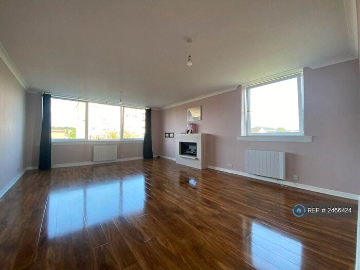 2 Bedroom Flat To Rent In Stockiemuir Avenue, Glasgow, G61