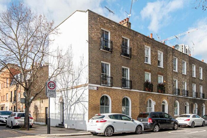 3 Bedroom Terraced House To Rent In Sidney Square, Whitechapel, E1