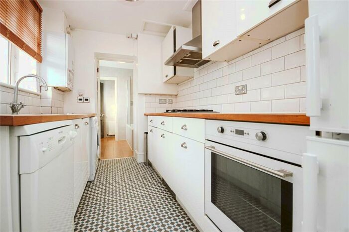 2 Bedroom End Of Terrace House To Rent In Fern Road, Downend, Bristol, BS16