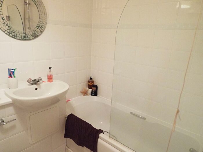 2 Bedroom Flat To Rent In Bingley Court, Canterbury, CT1