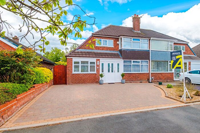 3 Bedroom Semi-Detached House For Sale In Eskdale Road, Ashton-In-Makerfield, WN4