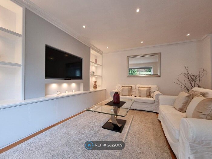 3 Bedroom Flat To Rent In Marlborough Road, Richmond, TW10