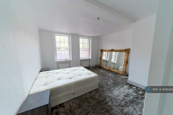 2 Bedroom Flat To Rent In West Stockwell Street, Colchester, CO1