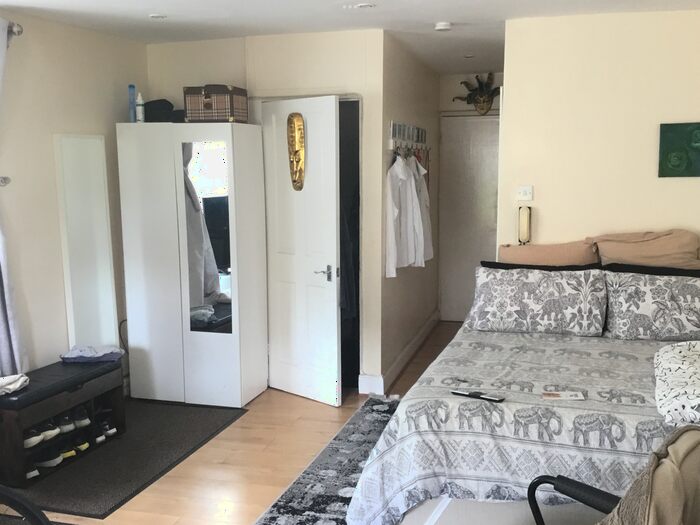 Studio To Rent In Hazeldon Road, London, SE4