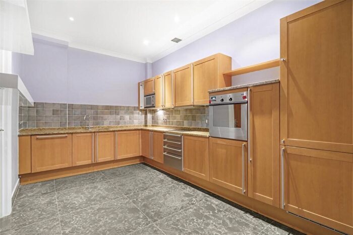 2 Bedroom House To Rent In Somerville Avenue, London, SW13