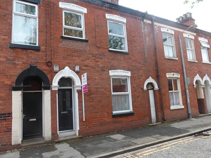 3 Bedroom Apartment To Rent In Mayfield Street, Hull, HU3