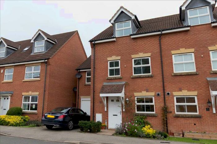 4 Bedroom Semi-Detached House To Rent In Hurlingham Road, Market Harborough, LE16