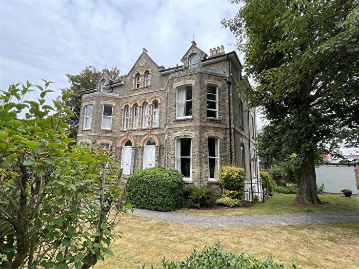 1 Bedroom Flat For Sale In Elm Grove Road, Salisbury, SP1