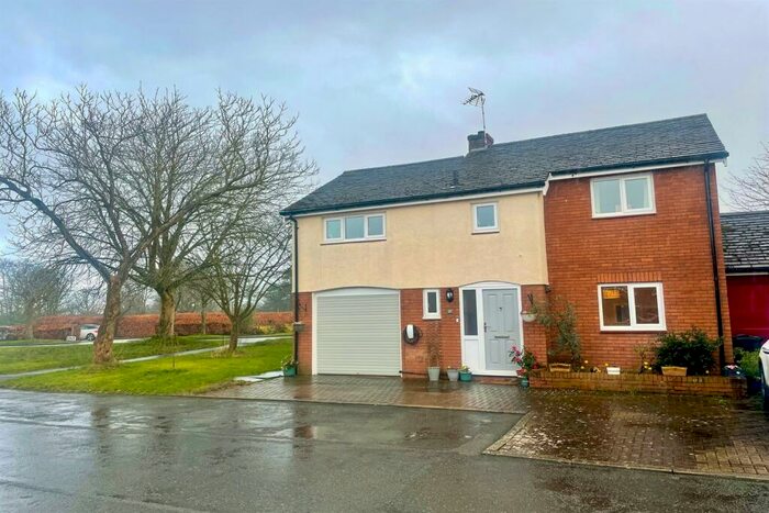 4 Bedroom Link Detached House For Sale In The Cobbles, Cuddington, Northwich, CW8