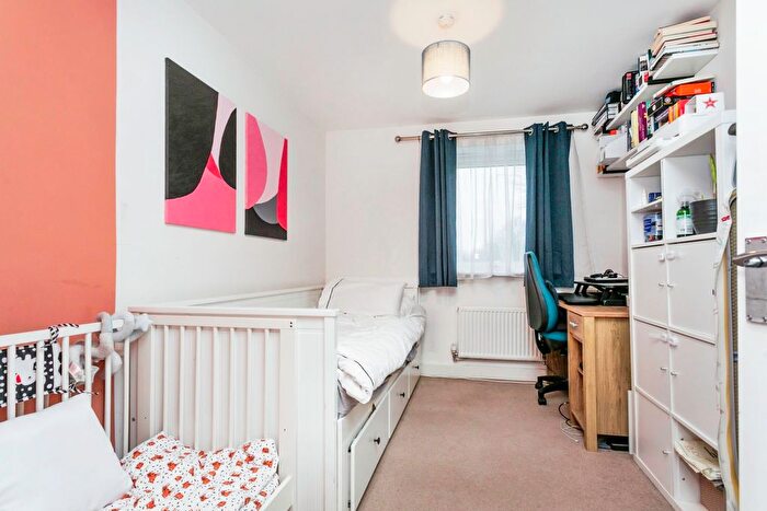 2 Bedroom Flat For Sale In Addington Avenue, Milton Keynes, Buckinghamshire, MK12