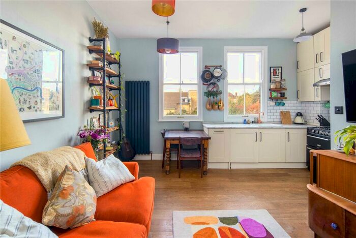 1 Bedroom Flat To Rent In Goulton Road, Clapton, London, E5