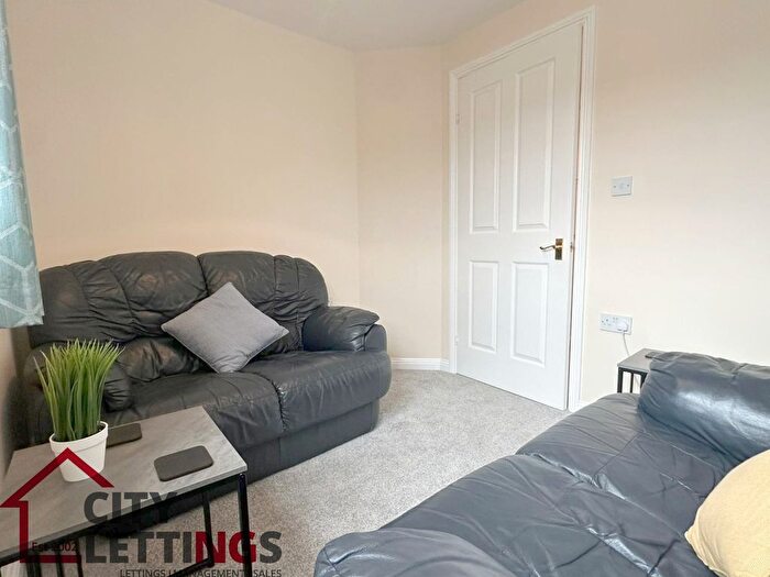 2 Bedroom Flat To Rent In Tudor Court, Walter Street, Arboretum, NG7