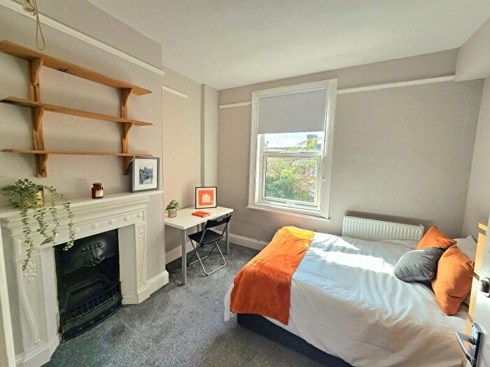 5 Bedroom Terraced House To Rent In Estcourt Terrace, Headingley, Leeds, LS6