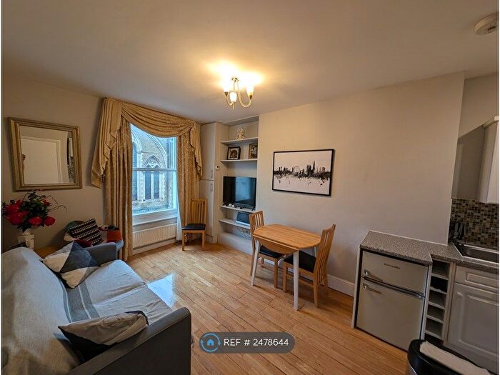 1 Bedroom Flat To Rent In Castletown Road, London, W14