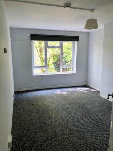 1 Bedroom Flat To Rent In Middle Park Avenue, Mottingham, London, SE9
