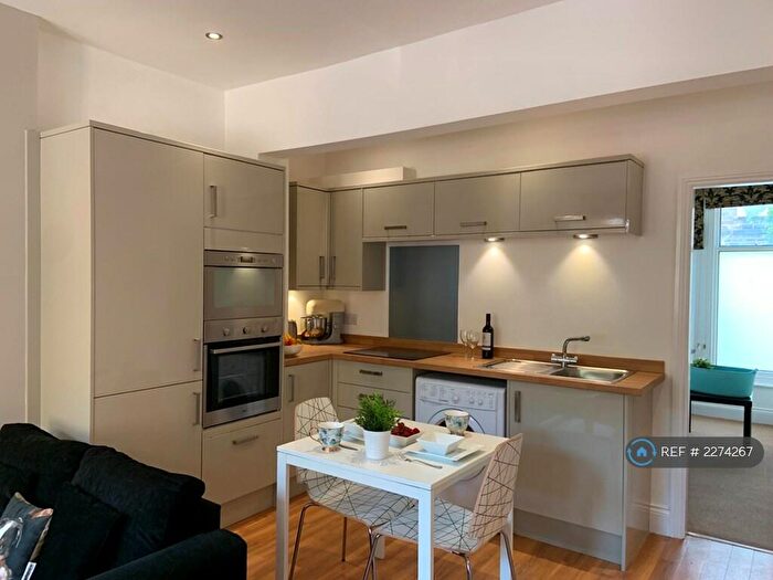 2 Bedroom Flat To Rent In Western Bank, Sheffield, S10