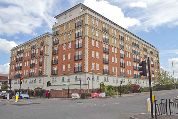 2 Bedroom Flat To Rent In Pembroke Road, Ruislip, HA4