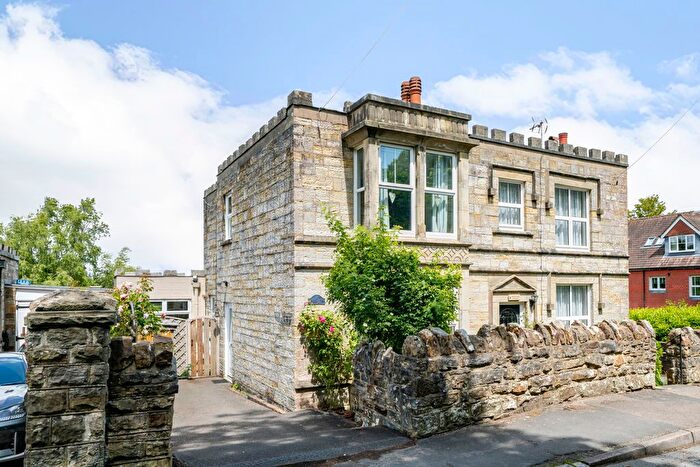 2 Bedroom Semi Detached House For Sale In Ghyll Road, Crowborough, TN6