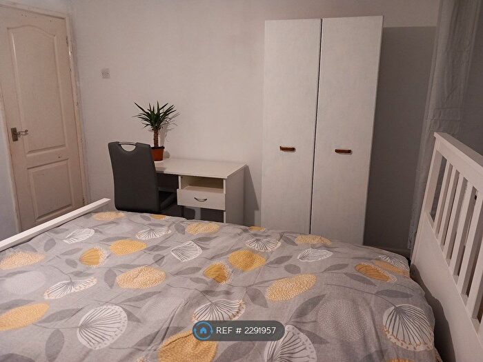 3 Bedroom Semi-Detached House To Rent In Harborne, Harborne, B17