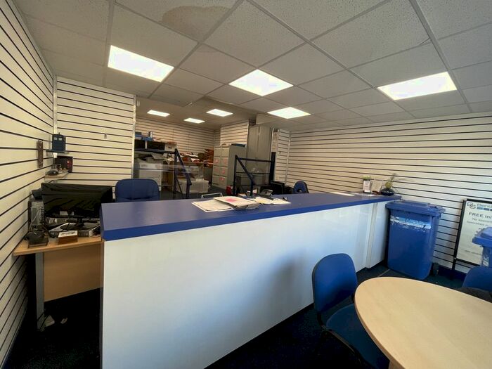 Detached House To Rent In Burley Road, Leeds, LS4