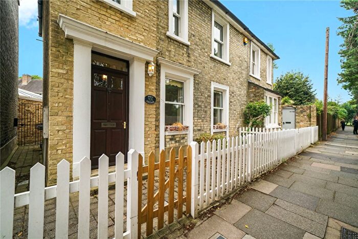 2 Bedroom Terraced House To Rent In Holly Walk, Enfield, EN2