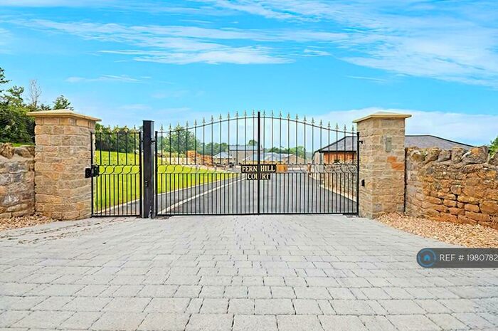 3 Bedroom Bungalow To Rent In Fernhill Court, Almondsbury, Bristol, BS32