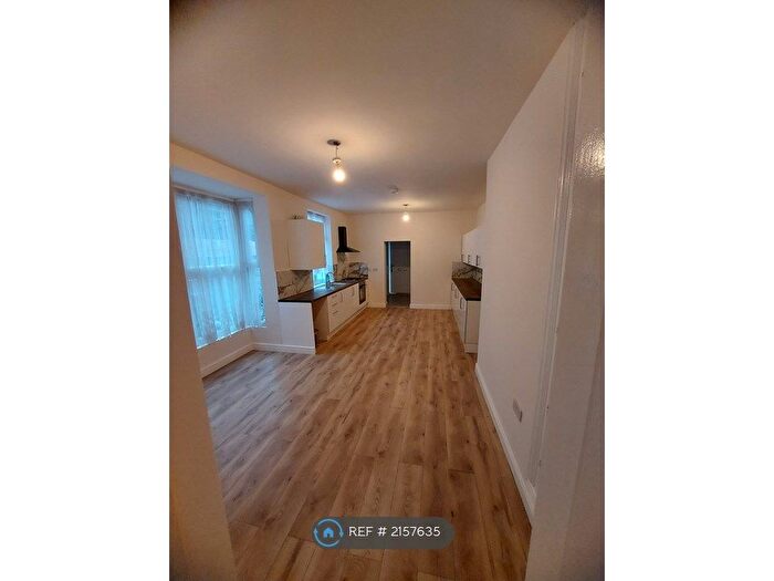 5 Bedroom Terraced House To Rent In Spring Bank West, Hull, HU3