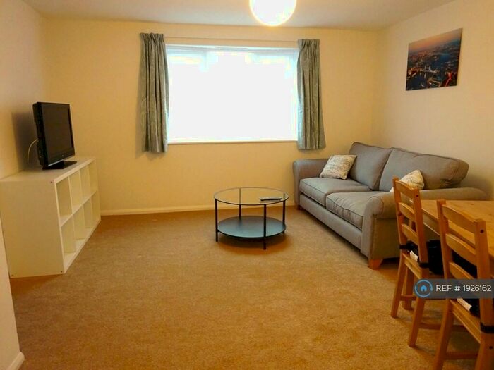 2 Bedroom Flat To Rent In Jemotts Court, London, SE14