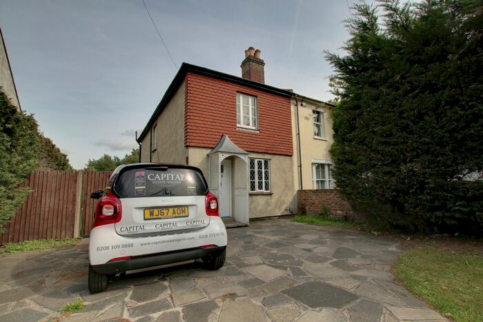 3 Bedroom Semi-Detached House To Rent In Hastings Road, Bromley, BR2