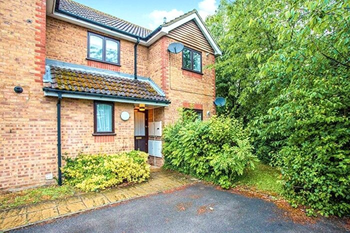 1 Bedroom Maisonette For Sale In Hazel Court, Chalfont Road, Rickmansworth, Hertfordshire, WD3