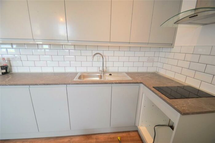 Apartment To Rent In High Street, Caterham, Surrey, CR3