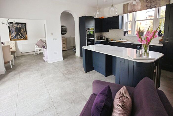 3 Bedroom Semi-Detached House For Sale In Chelsea Way, Brentwood, Essex, CM14