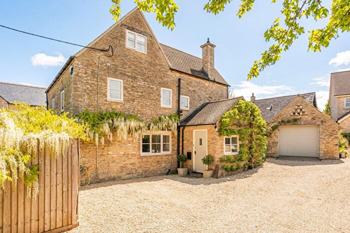 4 Bedroom Detached House For Sale In Upper Minety, Malmesbury, SN16
