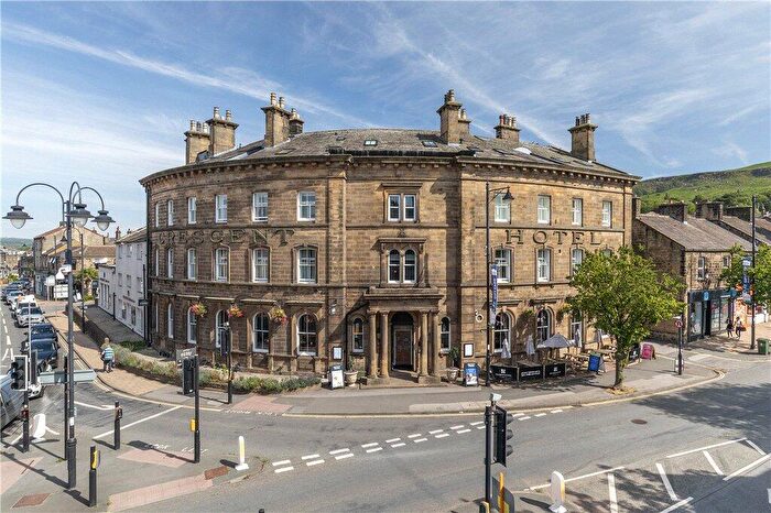 1 Bedroom Apartment For Sale In Crescent Court, Ilkley, West Yorkshire, LS29