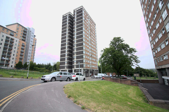2 Bedroom Flat To Rent In Lovell Park Tower, Leeds, West Yorkshire, LS7
