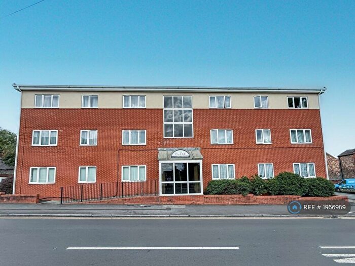 2 Bedroom Flat To Rent In The Place, Stoke-On-Trent, ST4