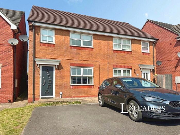 3 Bedroom Semi-Detached House To Rent In Onsetter Road, Stoke-on-Trent, Staffordshire, ST2