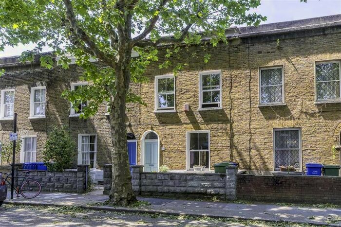 3 Bedroom Property To Rent In Alma Grove, London, SE1