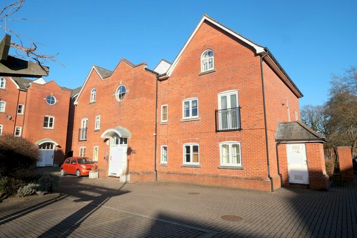 2 Bedroom Flat To Rent In Quayside Walk, Southampton, SO40