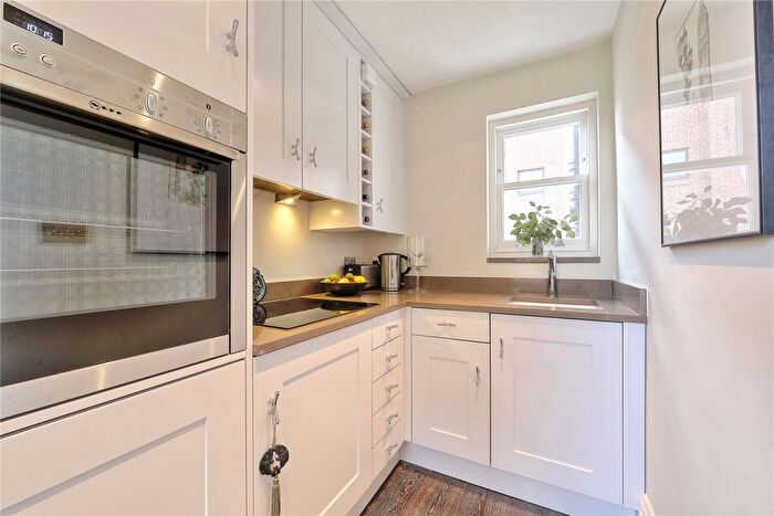 1 Bedroom Flat To Rent In Worple Road, London, SW20