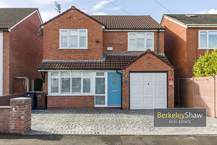 4 Bedroom Detached House For Sale In Ennismore Road, Crosby, Liverpool, L23