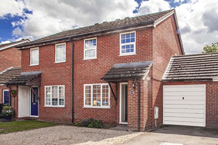 3 Bedroom Semi-Detached House To Rent In Fir Tree Avenue, Wallingford, OX10