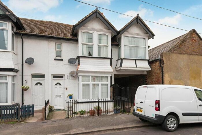 2 Bedroom Flat To Rent In Danesmead Terrace, Margate, CT9