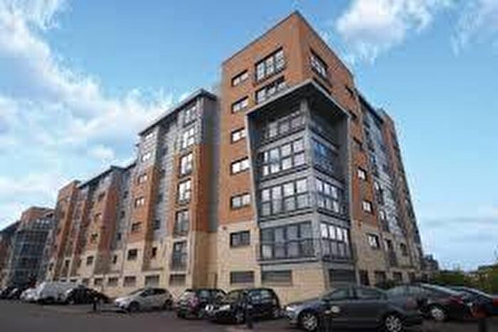 2 Bedroom Flat To Rent In /, Barrland St, Glasgow, G41