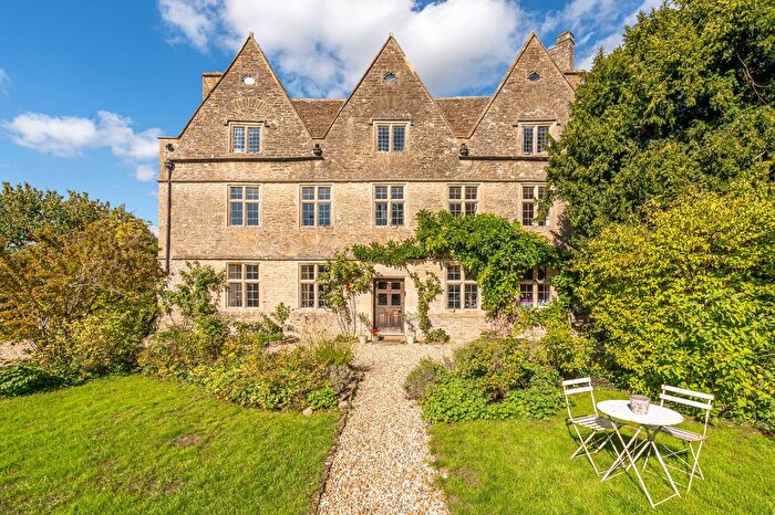 5 Bedroom Detached House For Sale In The Street, Charlton, SN16