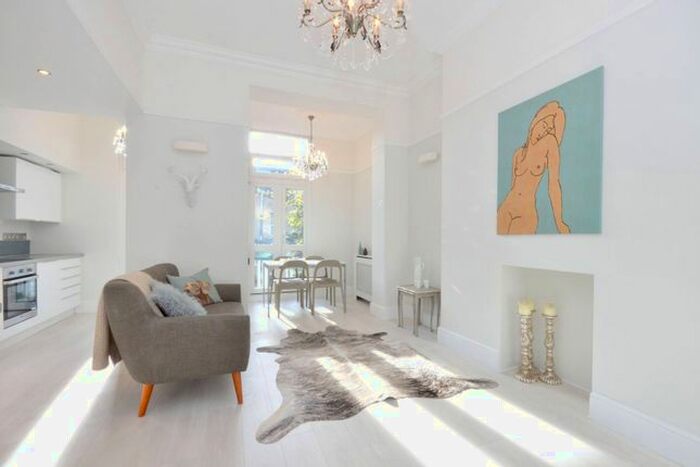 1 Bedroom Flat To Rent In Westwick Gardens, Brook Green, London, W14